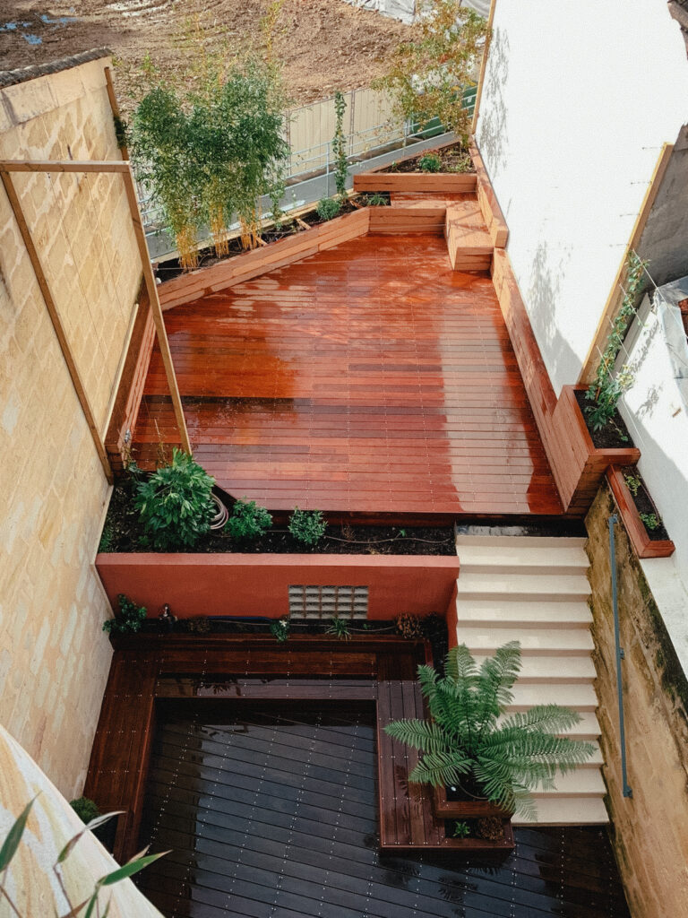 aménagement bois exotique rooftop à Bordeaux