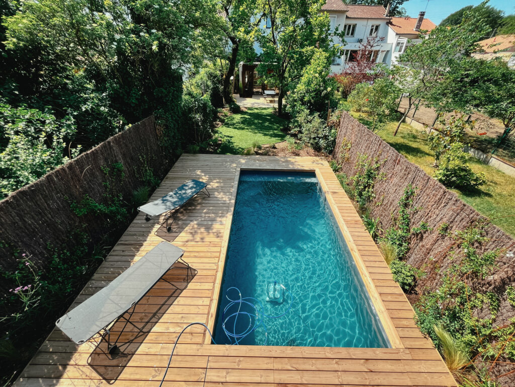 Terrasses bois sur-mesure attenante à la maison et sur balcon