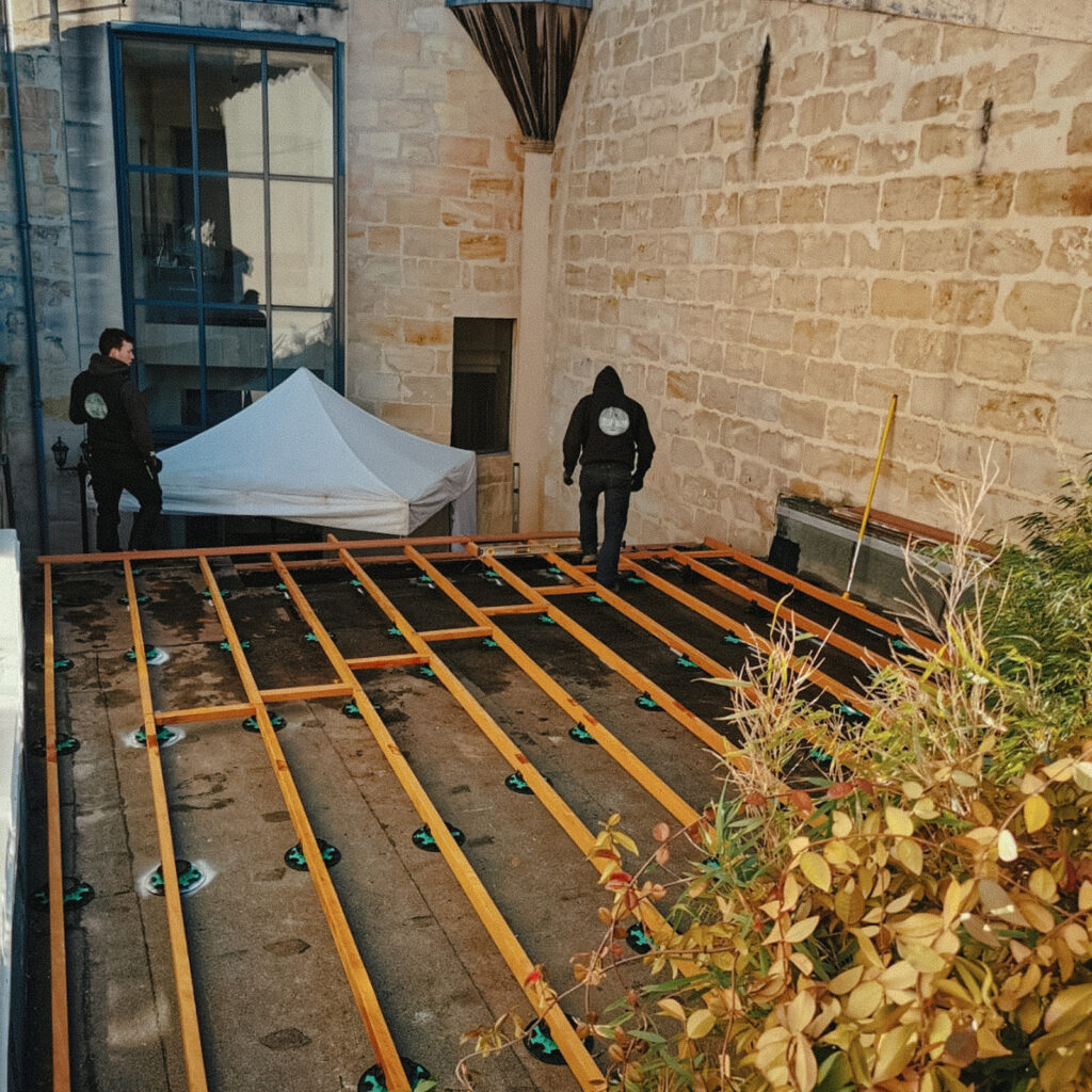 to-latelier-des-jardins-paysagiste-terrasse-bois-double-ossature-chantier-bordeaux-01