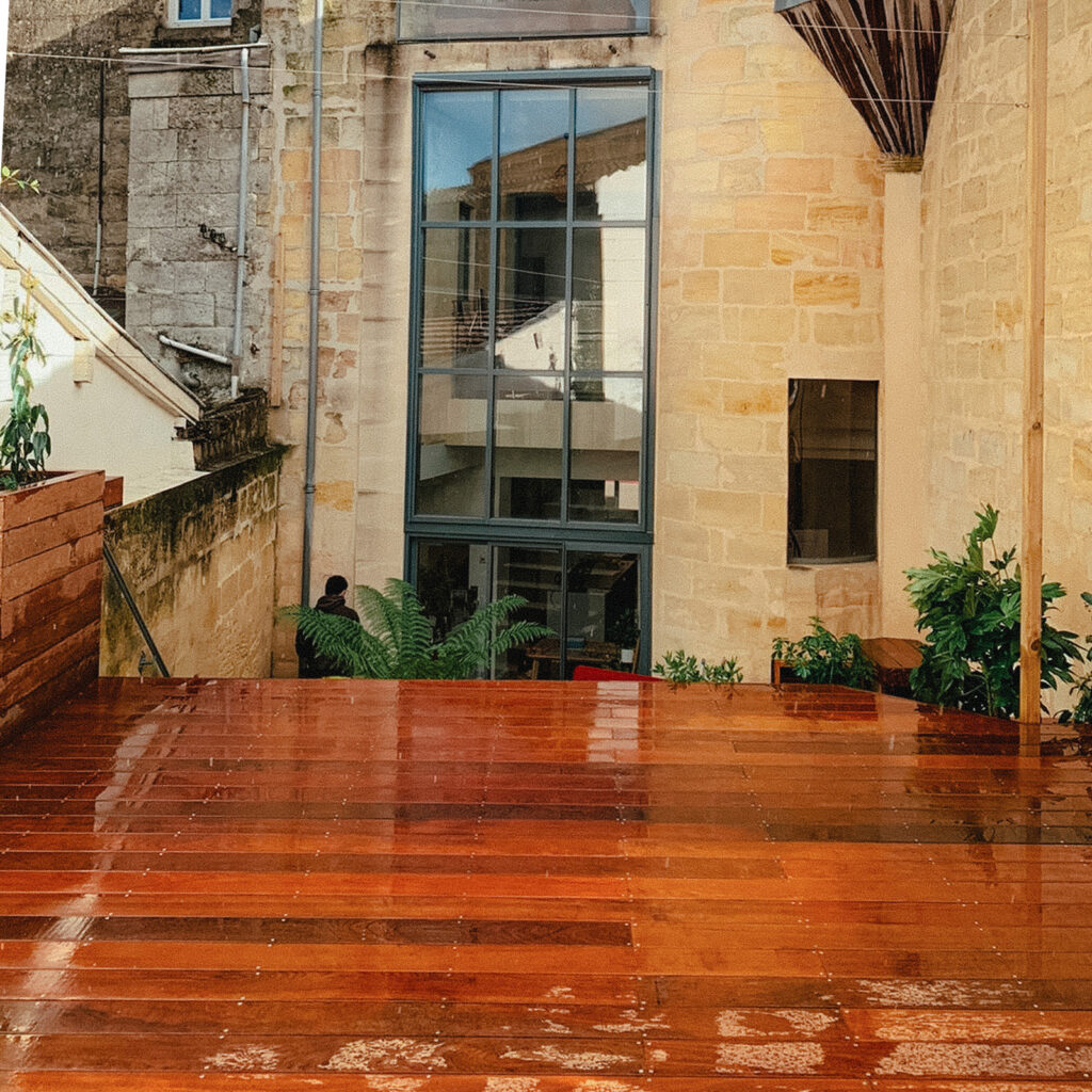 to-latelier-des-jardins-paysagiste-terrasse-bois-paysagiste-bordeaux-vue-arriere-03