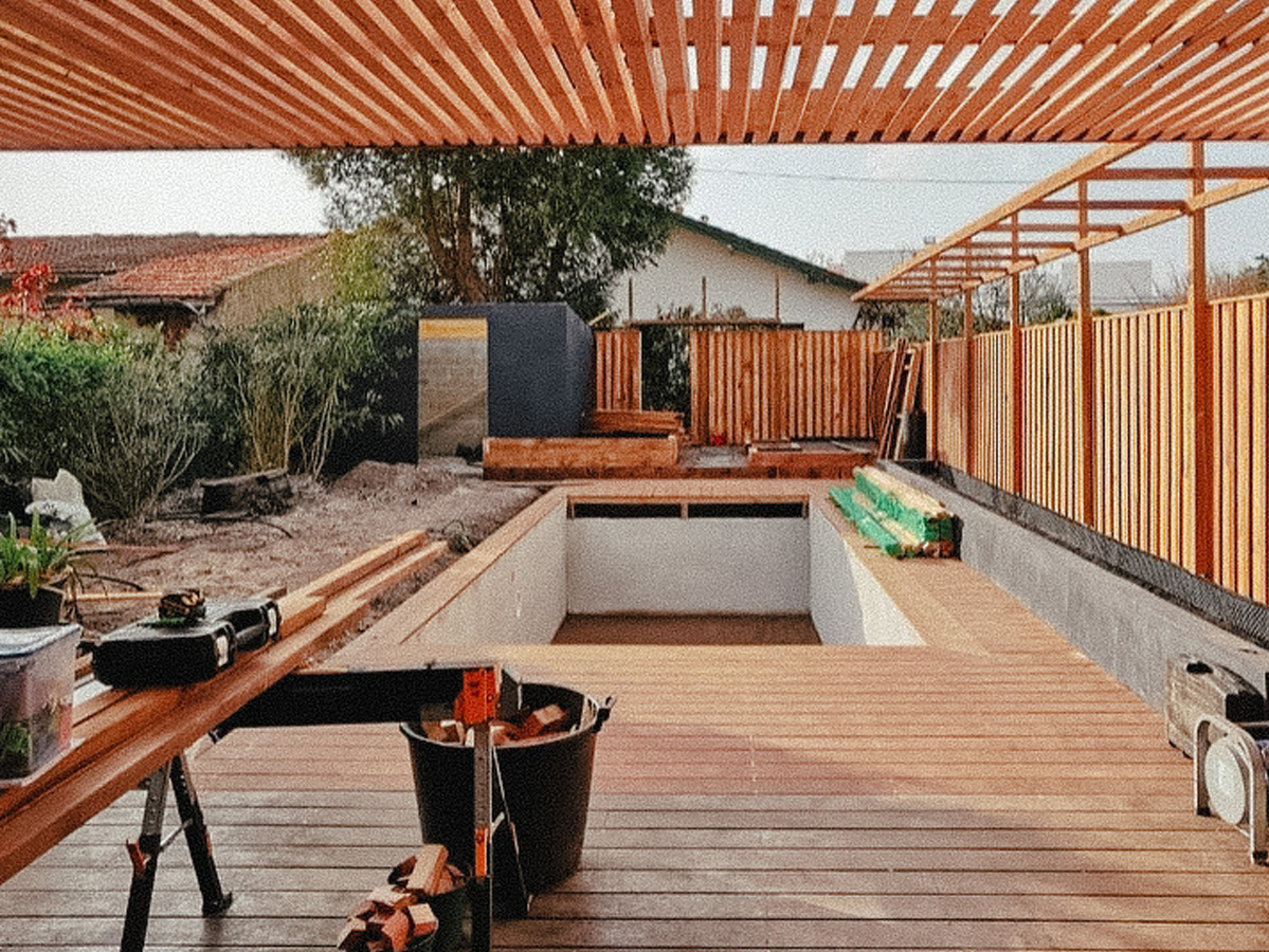 to-latelier-des-jardins-paysagiste-pergola-terrasse-piscine-avant